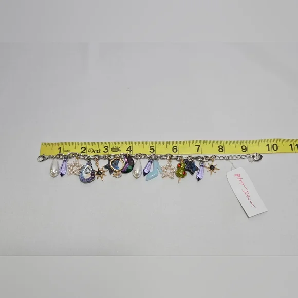 Betsey Johnson Charm Bracelet #959 - Picture 13 of 16